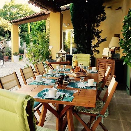 브나스크 Le Mas Des Pierres Blanches B&B 외부 사진