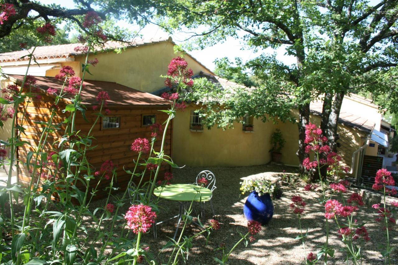 브나스크 Le Mas Des Pierres Blanches B&B 외부 사진