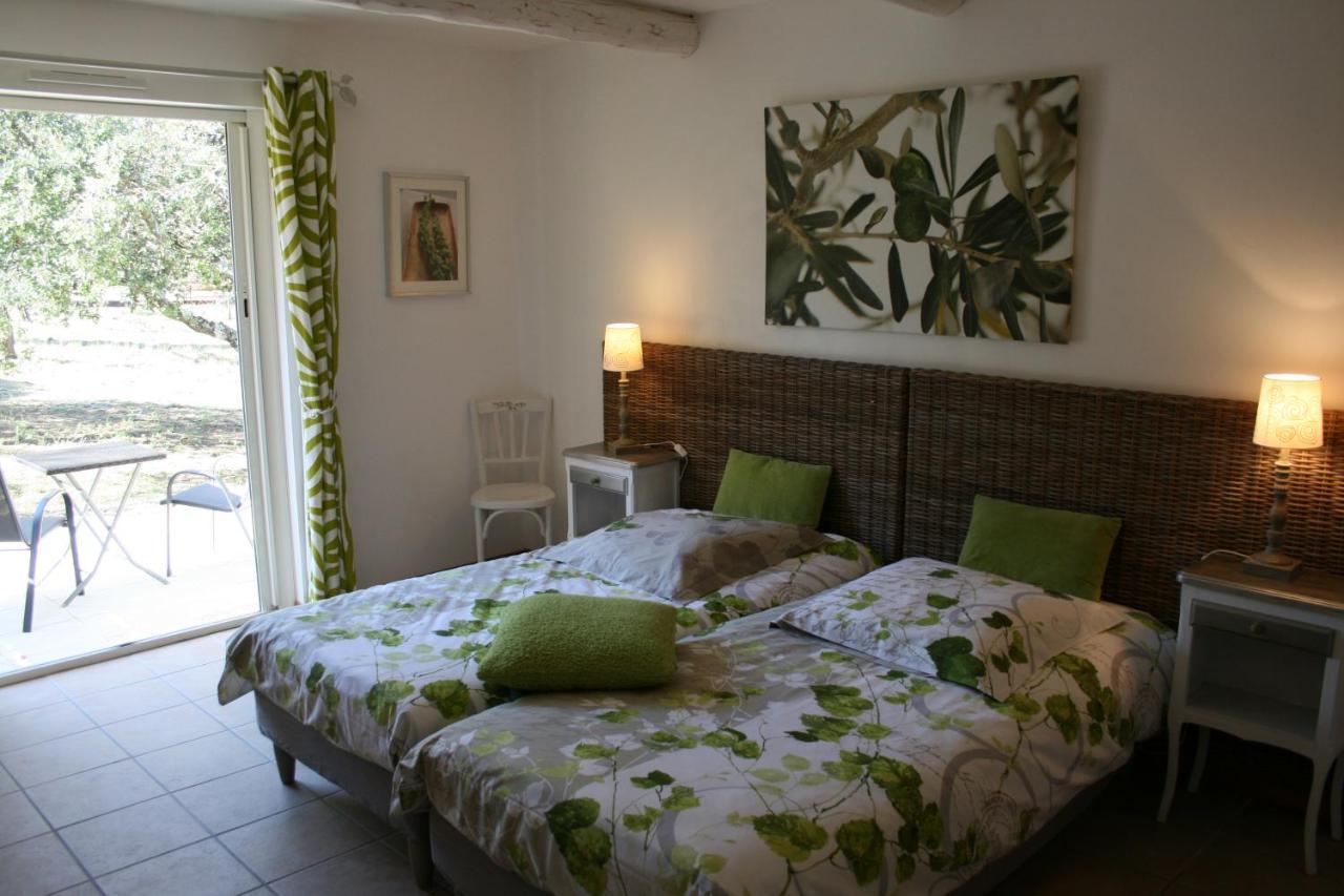 브나스크 Le Mas Des Pierres Blanches B&B 외부 사진