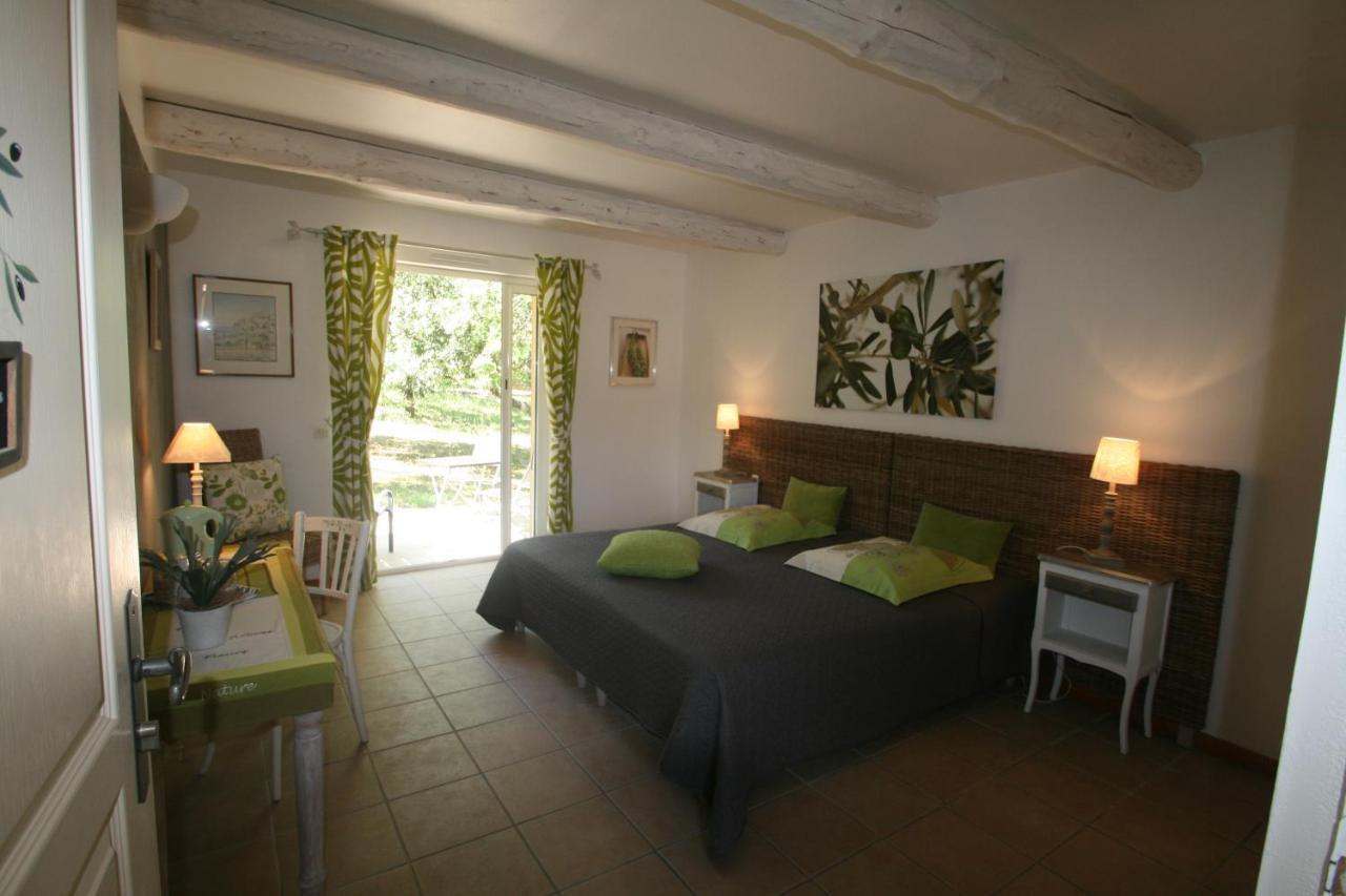 브나스크 Le Mas Des Pierres Blanches B&B 외부 사진